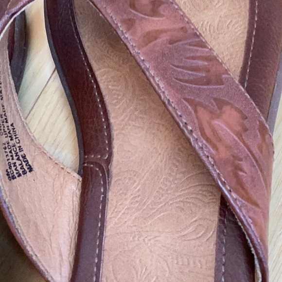 b.o.c. Brown flip flops. Women’s Size 9 - Picture 12 of 15